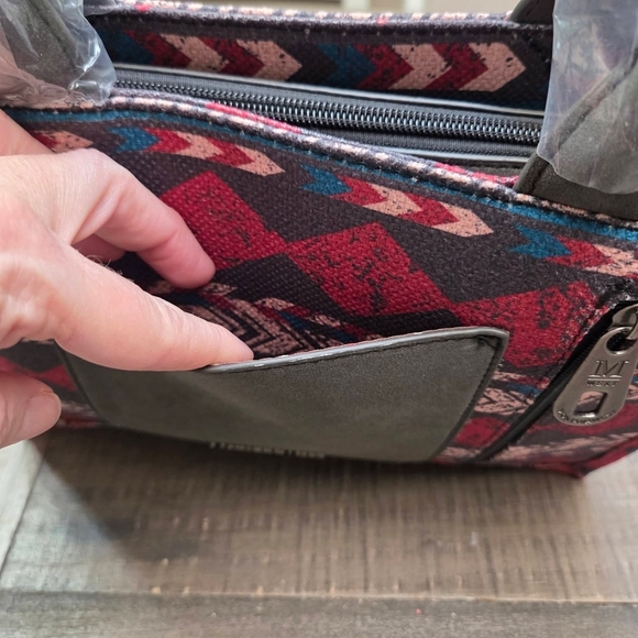 NWT Montana West Red and Black Geometric Tote - Picture 4 of 10